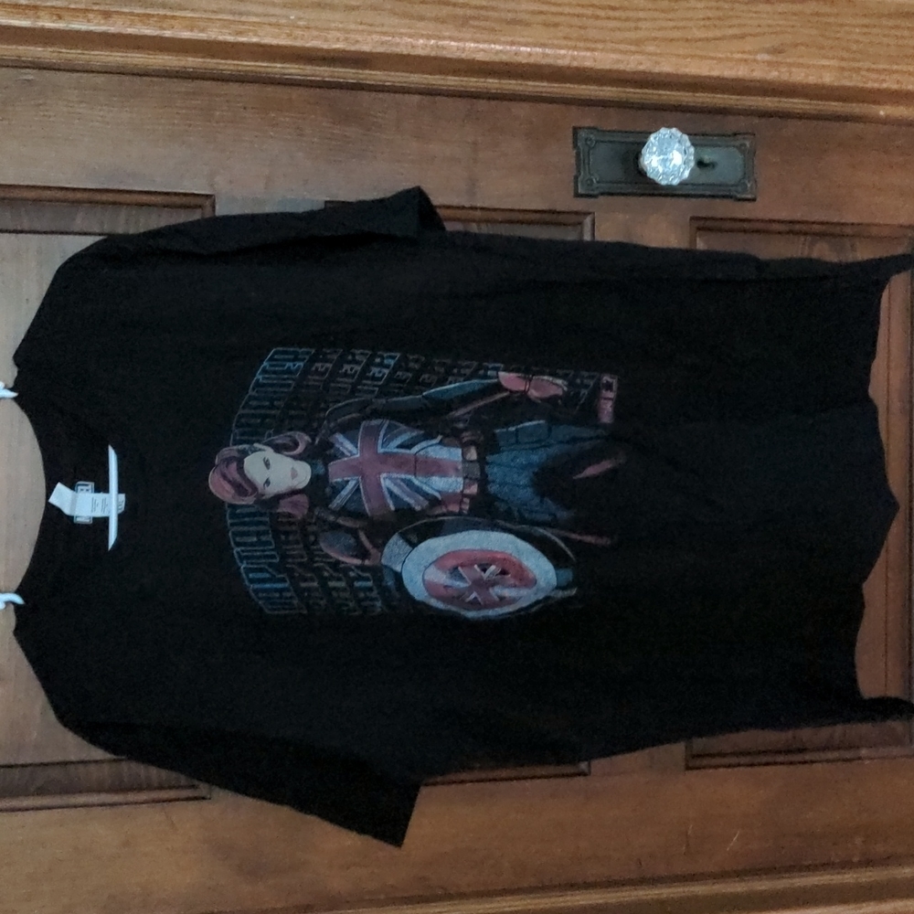 Men's XXL Captain Carter shirt